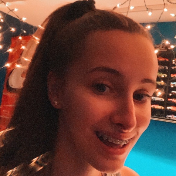 Meet your Posher, Savannah - Picture 5 of 6